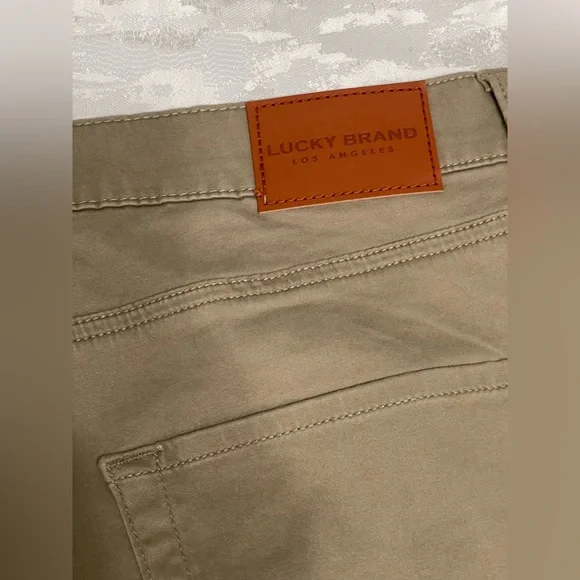 Lucky Brand 410 Athletic slim